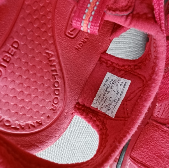 Keen Hot Coral Clearwater CNX Sandals - Women's Size 7 - Picture 6 of 9